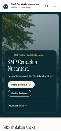 Template website sekolah Cakrawala di HP, ramah orang tua siswa