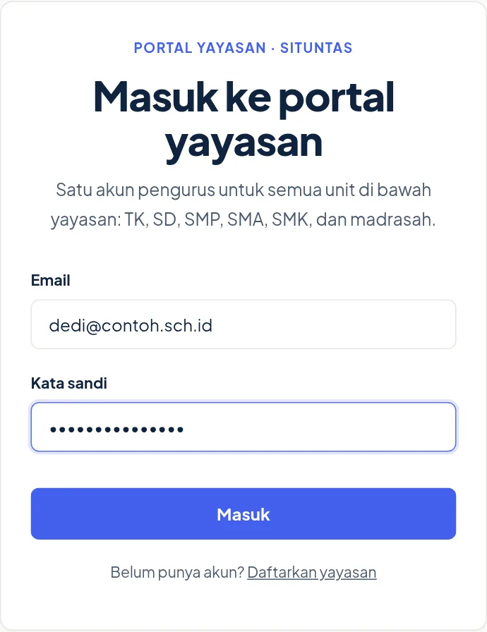 Halaman Masuk ke portal yayasan dengan kolom email dan kata sandi