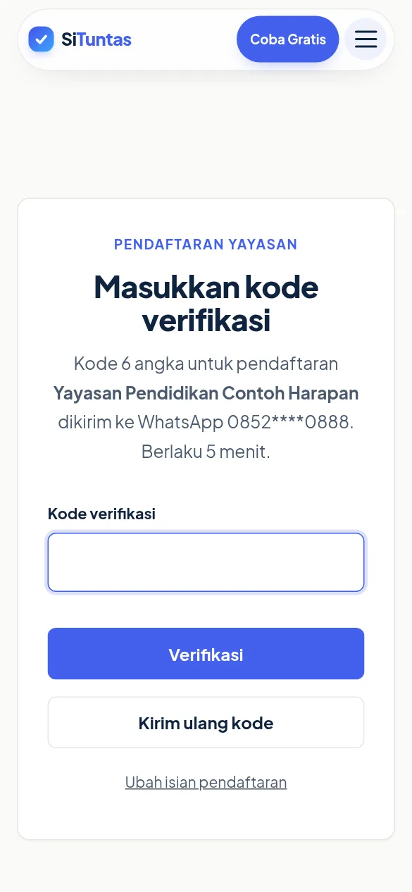Layar Masukkan kode verifikasi pendaftaran yayasan di HP